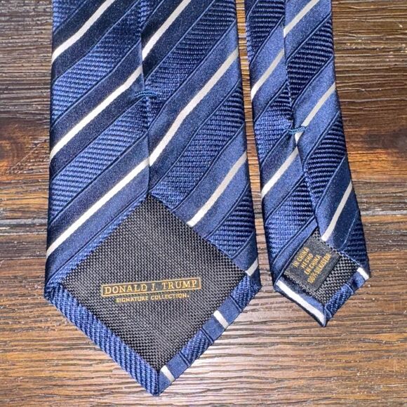 Donald J Trump Classic Striped Blue Tie Silk - Picture 2 of 3
